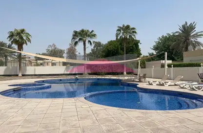 Compound - 4 Bedrooms - 3 Bathrooms for rent in Saar - Northern Governorate