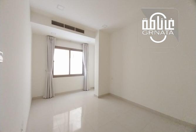 Apartment - 2 Bedrooms - 2 Bathrooms for rent in Al Burhama - Manama - Capital Governorate