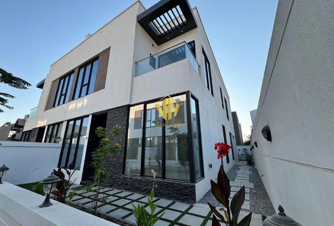 977725 - Property Image 2