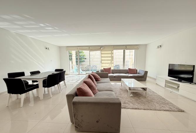 983504 - Property Main Image