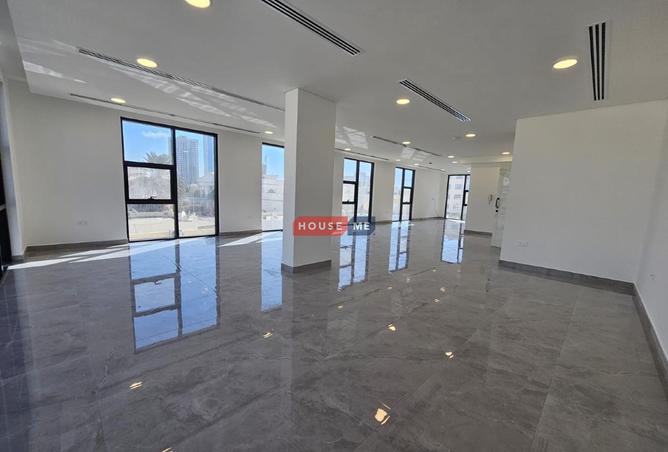 976868 - Property Image 2