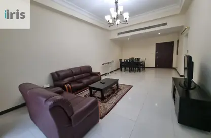 Apartment - 2 Bedrooms - 3 Bathrooms for rent in Al Juffair - Capital Governorate