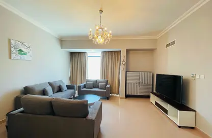 Apartment - 3 Bedrooms - 3 Bathrooms for rent in Al Juffair - Capital Governorate