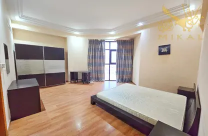 Apartment - 3 Bedrooms - 5 Bathrooms for rent in Manama Downtown - Manama - Capital Governorate