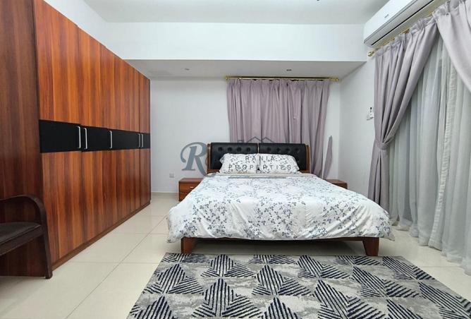 985541 - Property Image 3