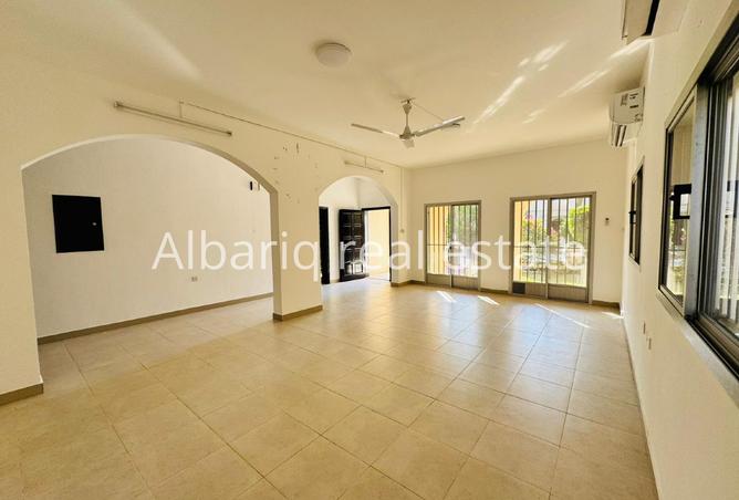 982565 - Property Image 2