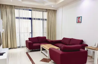 شقة - 2 غرف نوم - 2 حمامات للايجار في شارع المعارض - الحورة - محافظة العاصمة