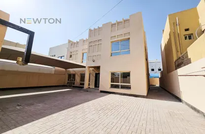 Villa - 5 Bedrooms - 7 Bathrooms for rent in Arad - Muharraq Governorate