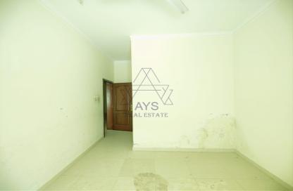 Apartment - Studio - 2 Bathrooms for rent in Muharraq - Muharraq Governorate
