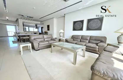 Living Room image for: Apartment - 3 Bedrooms - 5 Bathrooms for sale in Reef Island - Capital Governorate, Image 1