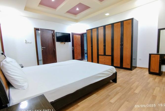 957739 - Property Image 2