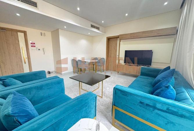 989125 - Property Image 2