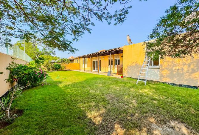 983489 - Property Image 3