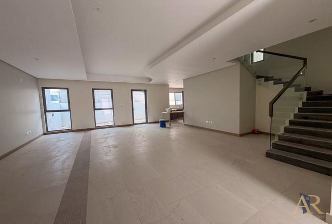 982928 - Property Image 2