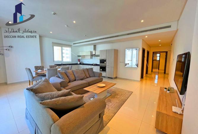 Apartment - 2 Bedrooms - 3 Bathrooms for rent in Al Juffair - Capital Governorate