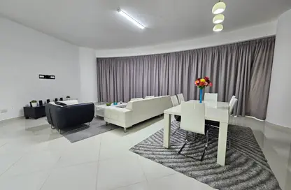 Apartment - 2 Bedrooms - 3 Bathrooms for rent in Sanabis - Manama - Capital Governorate
