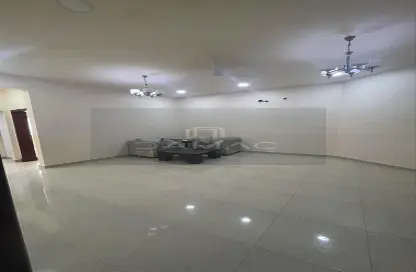 شقة - 2 غرف نوم - 2 حمامات للايجار في توبلي - المحافظة الوسطى