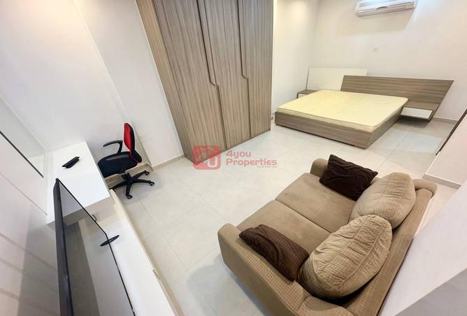 975711 - Property Image 3