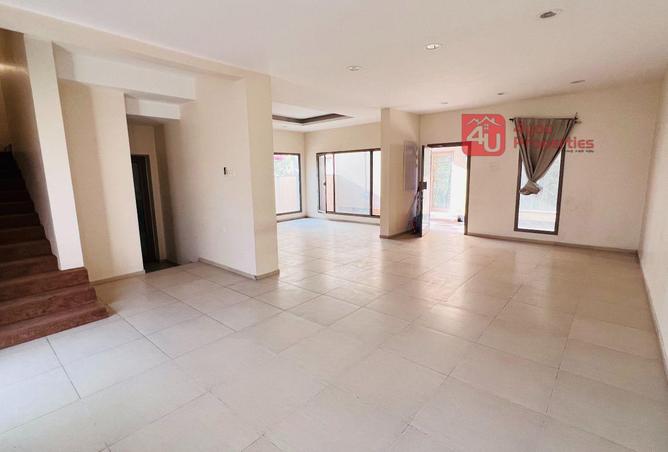 951907 - Property Image 2