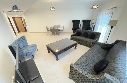 Apartment - 2 Bedrooms - 3 Bathrooms for rent in Al Juffair - Capital Governorate