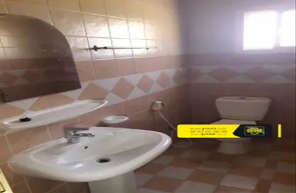 صورة لـ حمام شقة - 3 غرف نوم - 3 حمامات للايجار في صدد - المحافظة الشمالية ، صورة رقم 1
