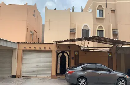 Villa - 4 Bedrooms - 5 Bathrooms for sale in Busaiteen - Muharraq Governorate