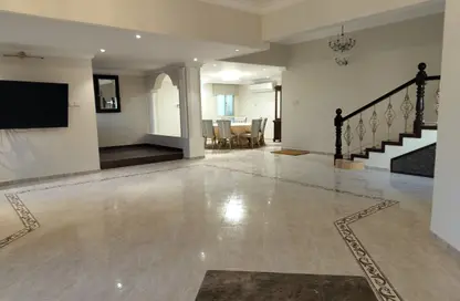 فيلا - 3 غرف نوم - 4 حمامات للايجار في الجنبية - المحافظة الشمالية