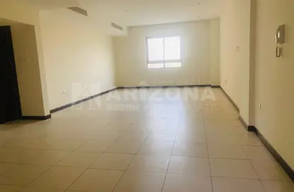 Apartment - 3 Bedrooms - 4 Bathrooms for rent in Al Juffair - Capital Governorate