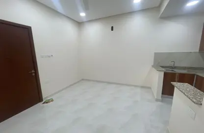 شقة - غرفة نوم - 1 حمام للايجار في توبلي - المحافظة الوسطى