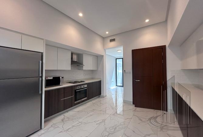 915025 - Property Image 2