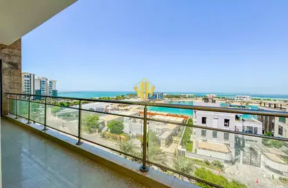 Apartment - 2 Bedrooms - 3 Bathrooms for rent in Reef Island - Capital Governorate