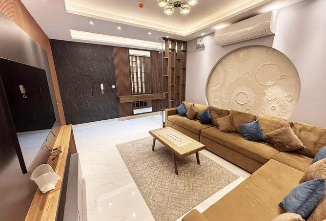 988457 - Property Image 2