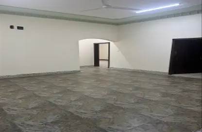 Apartment - 2 Bedrooms - 2 Bathrooms for rent in Busaiteen - Muharraq Governorate