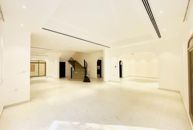 971542 - Property Image 2