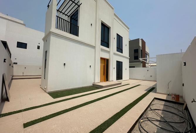 954372 - Property Image 2