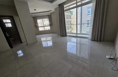 Apartment - 2 Bedrooms - 2 Bathrooms for rent in Hidd - Muharraq Governorate
