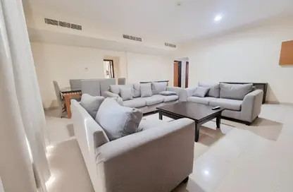 شقة - 2 غرف نوم - 3 حمامات للايجار في الجفير - محافظة العاصمة