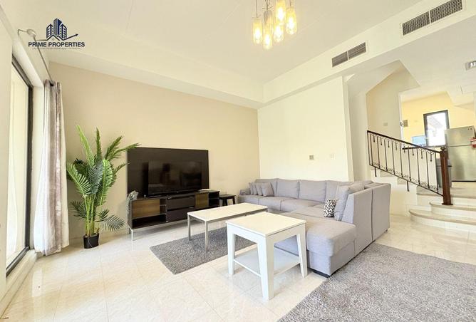 988017 - Property Image 2