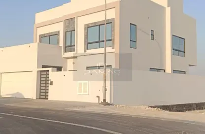 فيلا - 6 غرف نوم - 7 حمامات للبيع في ديار المحرق - المحرق