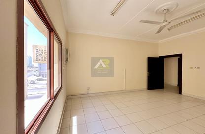 Office Space - Studio - 2 Bathrooms for rent in Gufool - Manama - Capital Governorate