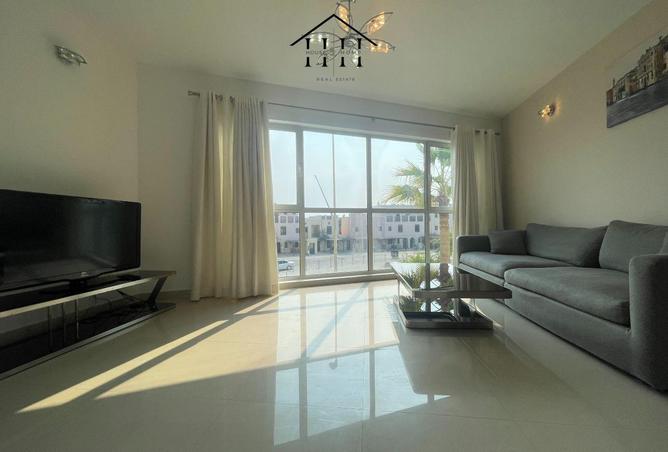 988327 - Property Image 2