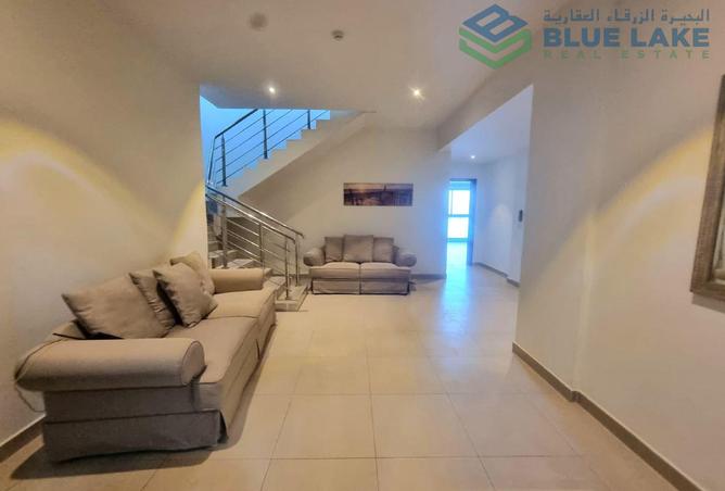 989606 - Property Image 3