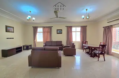 Apartment - 3 Bedrooms - 3 Bathrooms for rent in Al Juffair - Capital Governorate
