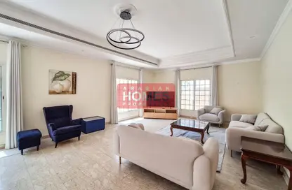 Villa - 4 Bedrooms - 4 Bathrooms for rent in Al Juffair - Capital Governorate