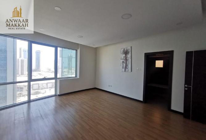 957907 - Property Image 3