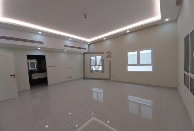 992707 - Property Image 3