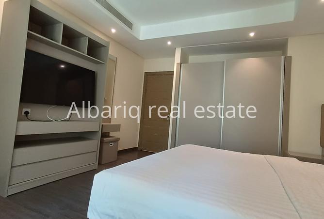 921371 - Property Image 2