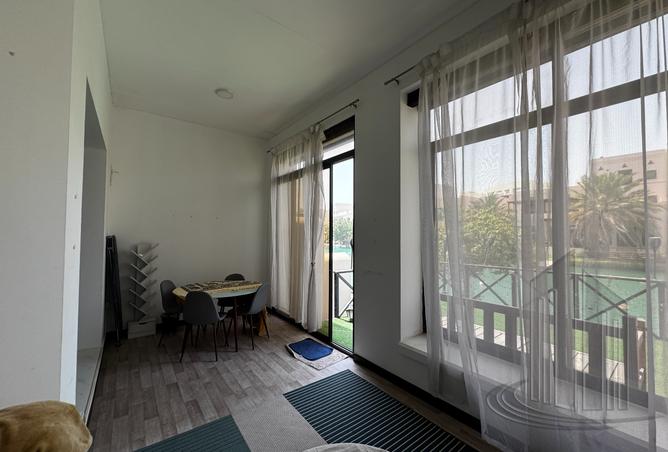 933110 - Property Image 2