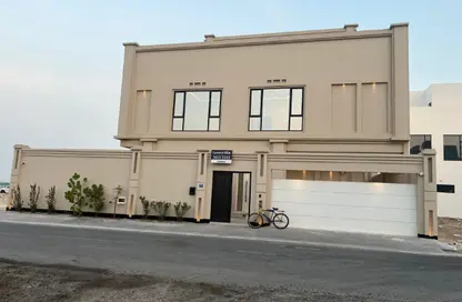 Villa - 5 Bedrooms - 6 Bathrooms for sale in Tubli - Central Governorate