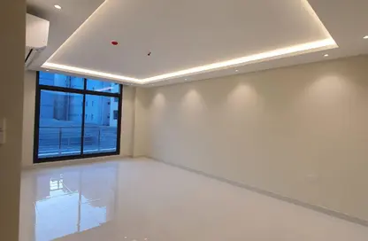 Apartment - 2 Bedrooms - 3 Bathrooms for rent in Hidd - Muharraq Governorate